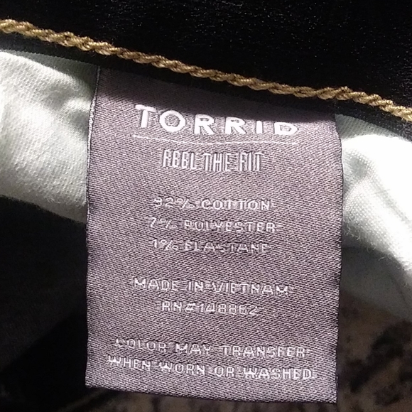 🎉HOST PICK🎉 Torrid High Rise Skinny Jean w/ Step Hem (10) - Picture 8 of 8